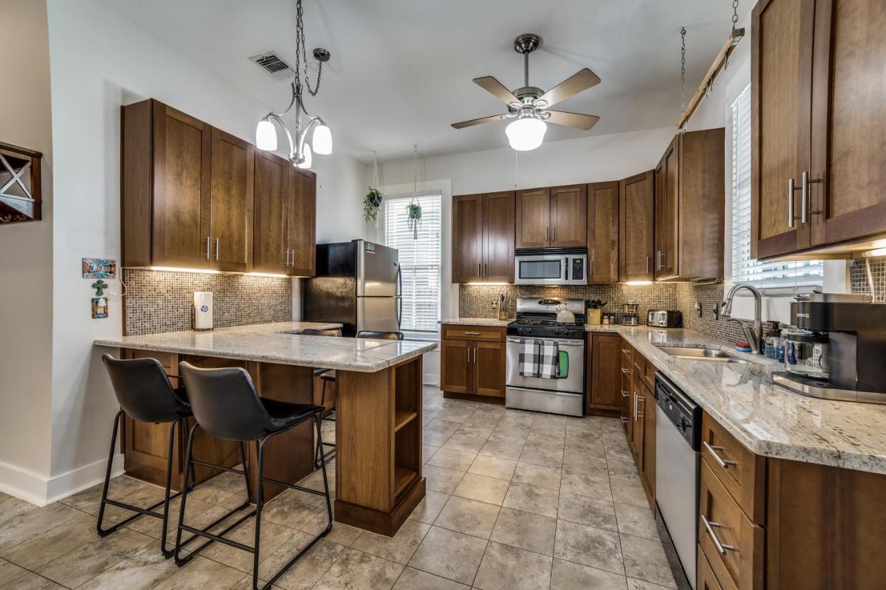Downtown Historic 2Bdrm, Walk To Riverwalk, Alamo; Beautifully Renovated! San Antonio Exterior photo